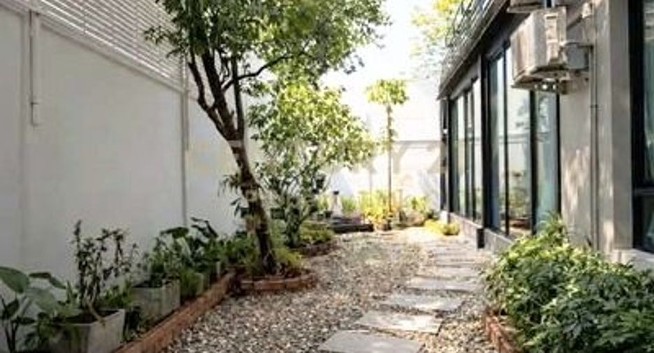 Аренда и продажа 4 спальни дом в Пхаси Чароен, Бангкок