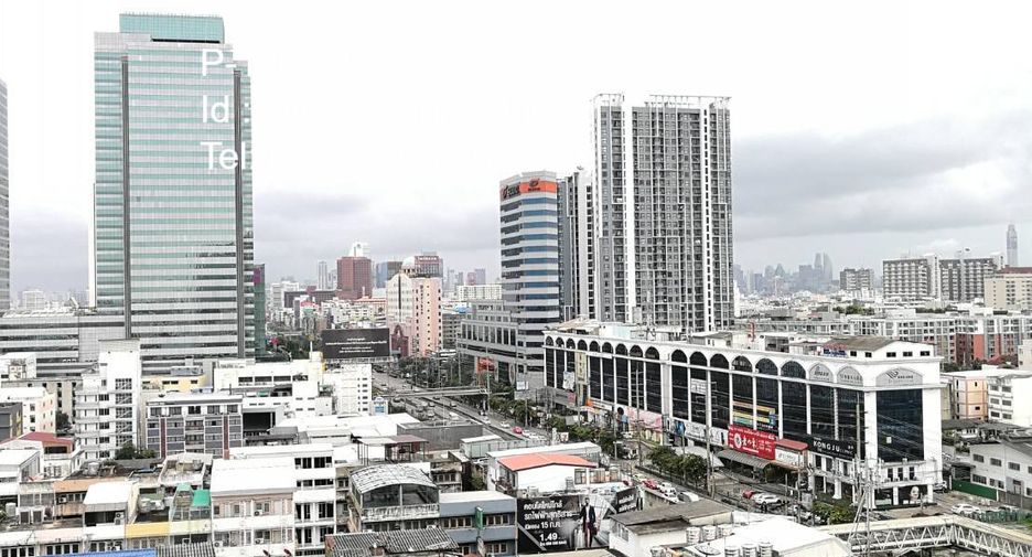 For rent 2 bedrooms condo in Huai Khwang, Bangkok