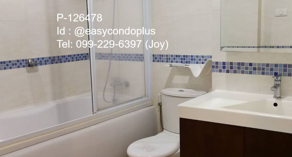 For rent 2 bedrooms condo in Huai Khwang, Bangkok