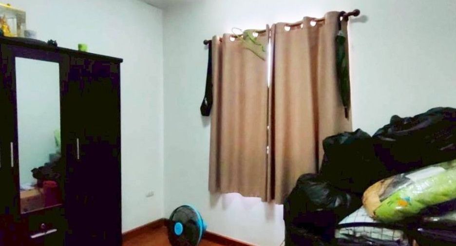 For sale 3 bedrooms townhouse in Mueang Chachoengsao, Chachoengsao