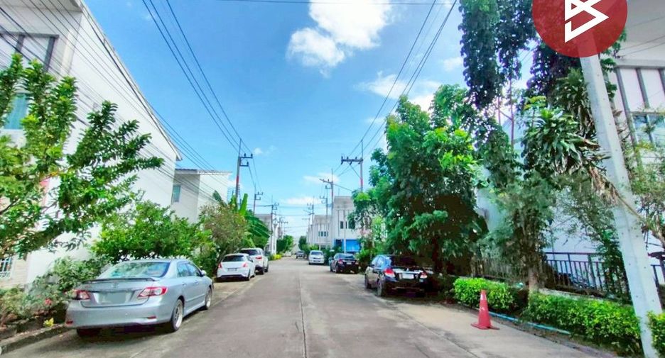 For sale 3 bedrooms townhouse in Mueang Chachoengsao, Chachoengsao
