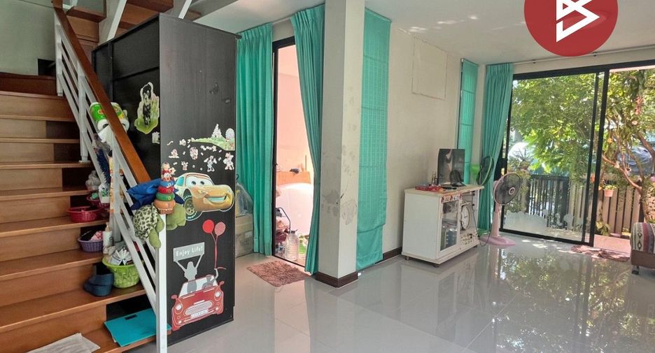 For sale 3 bedrooms townhouse in Mueang Samut Sakhon, Samut Sakhon