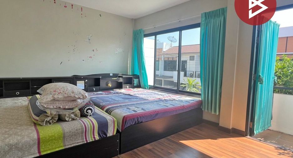 For sale 3 bedrooms townhouse in Mueang Samut Sakhon, Samut Sakhon