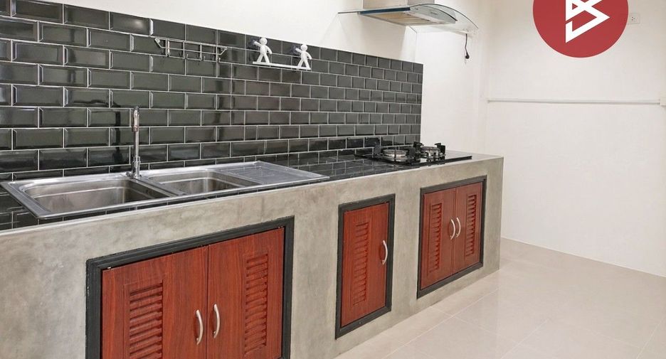 Casa adosada en venta de 2 habitaciones en Phan Thong, Chonburi