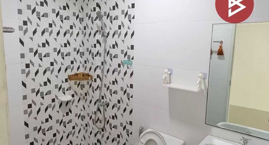 Casa adosada en venta de 2 habitaciones en Phan Thong, Chonburi