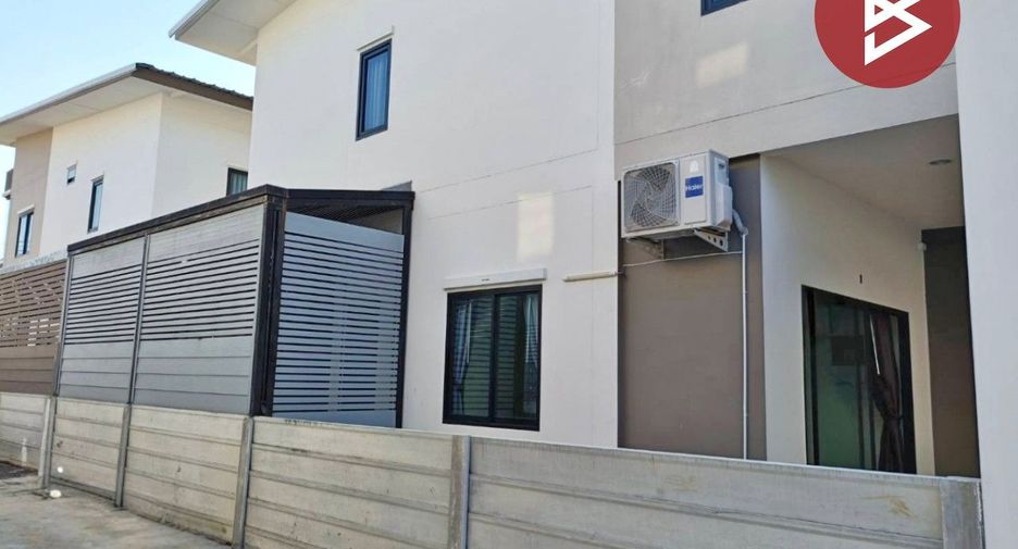 Casa adosada en venta de 2 habitaciones en Phan Thong, Chonburi