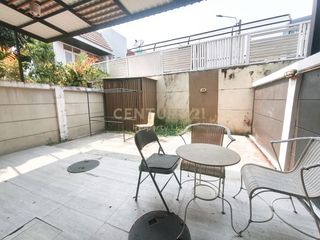 出租 3 卧室 联排别墅 在 Chatuchak, 曼谷