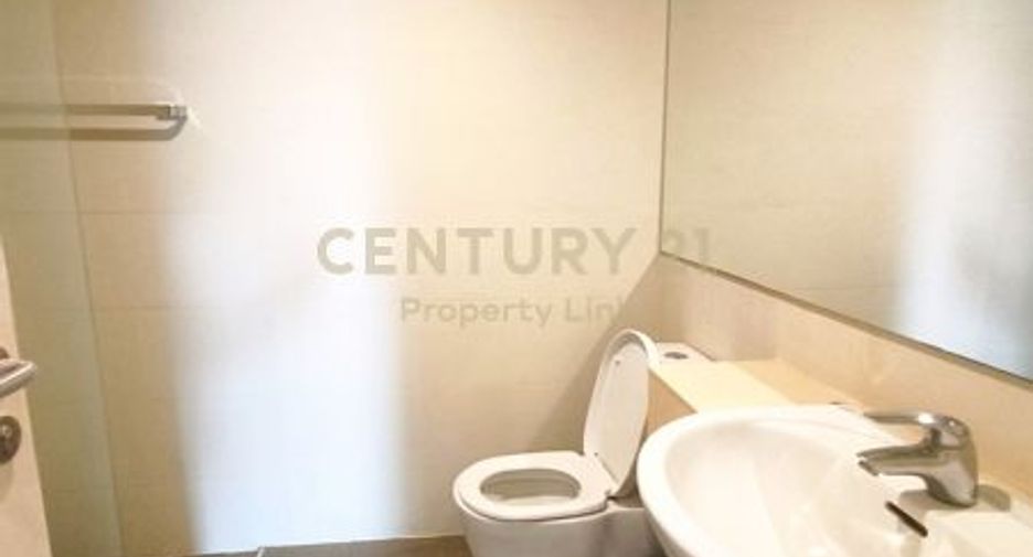 For rent 3 bedrooms townhouse in Chatuchak, Bangkok