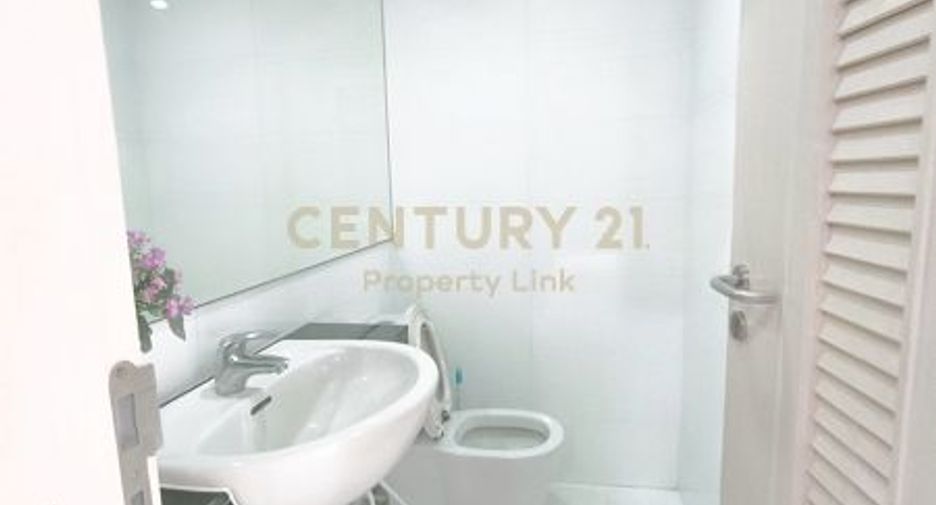 For rent 3 bedrooms townhouse in Chatuchak, Bangkok
