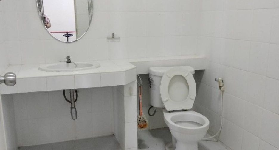 For sale 2 bedrooms townhouse in Wang Thong, Phitsanulok