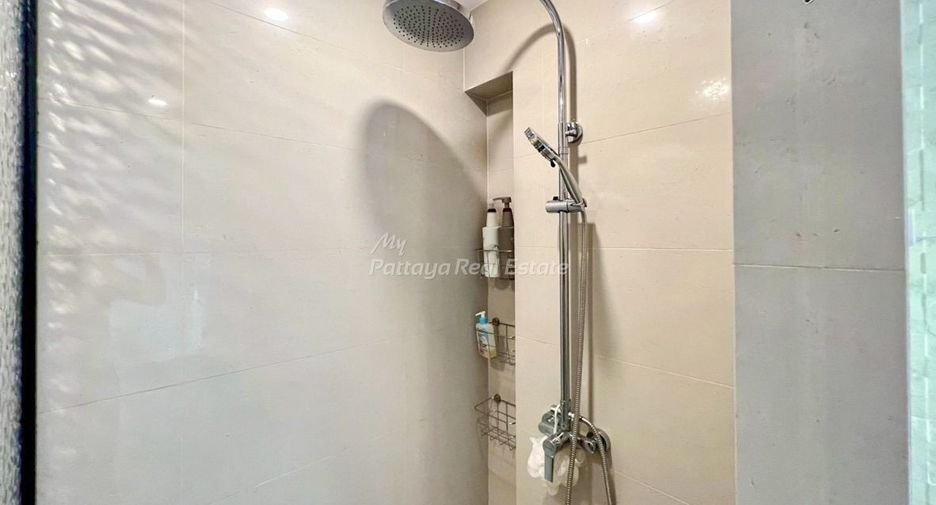 Продажа 2 спальни кондо в Йомтиен, Паттайя