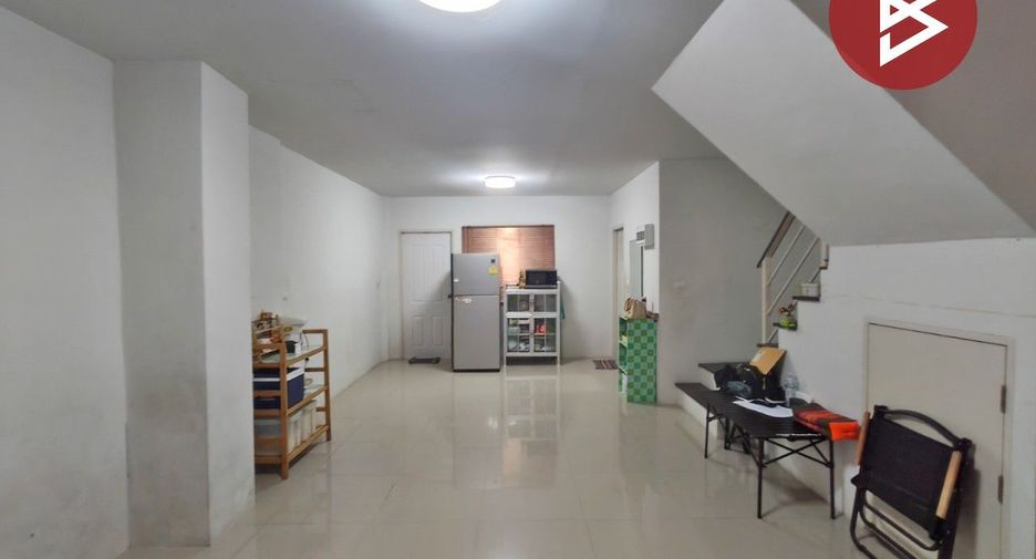 Продажа 3 спальни таунхаус в Mueang Chon Buri, Чонбури