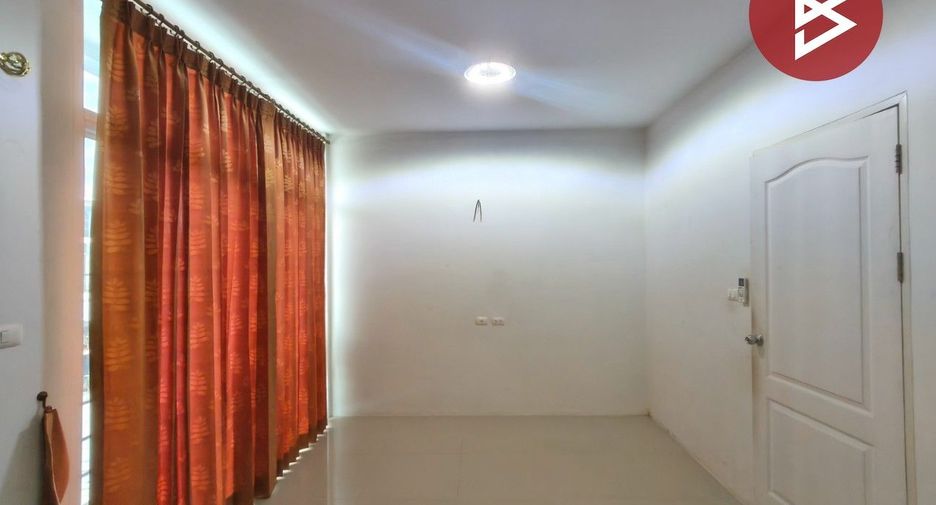 Продажа 3 спальни таунхаус в Mueang Chon Buri, Чонбури