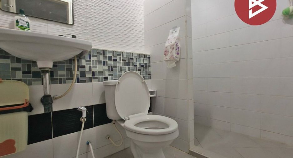 Продажа 3 спальни таунхаус в Mueang Chon Buri, Чонбури