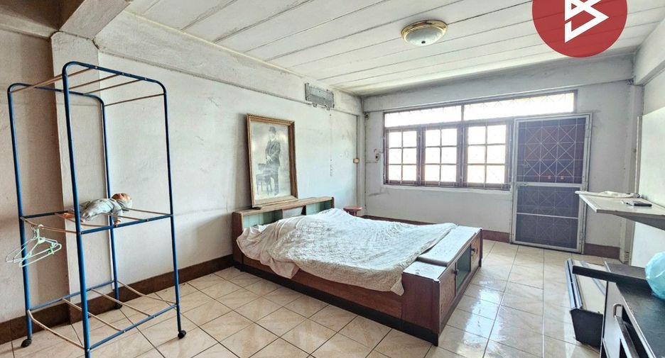Local comercial en venta de 2 habitaciones en Mueang Chon Buri, Chonburi