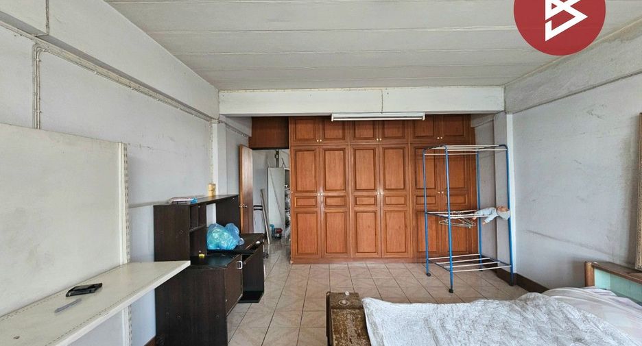 Local comercial en venta de 2 habitaciones en Mueang Chon Buri, Chonburi