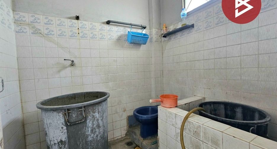 Local comercial en venta de 2 habitaciones en Mueang Chon Buri, Chonburi