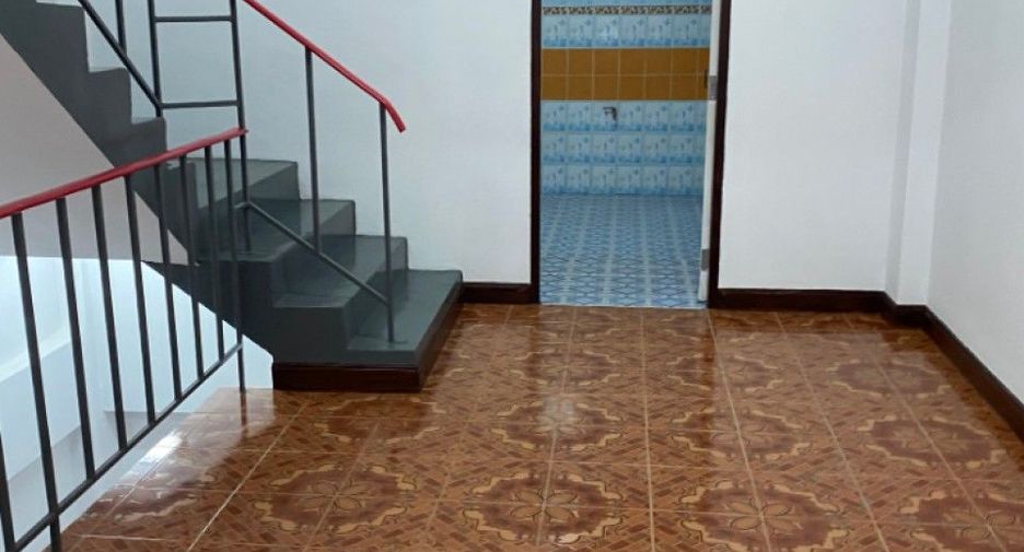 For sale 3 bedrooms retail Space in Bang Phli, Samut Prakan