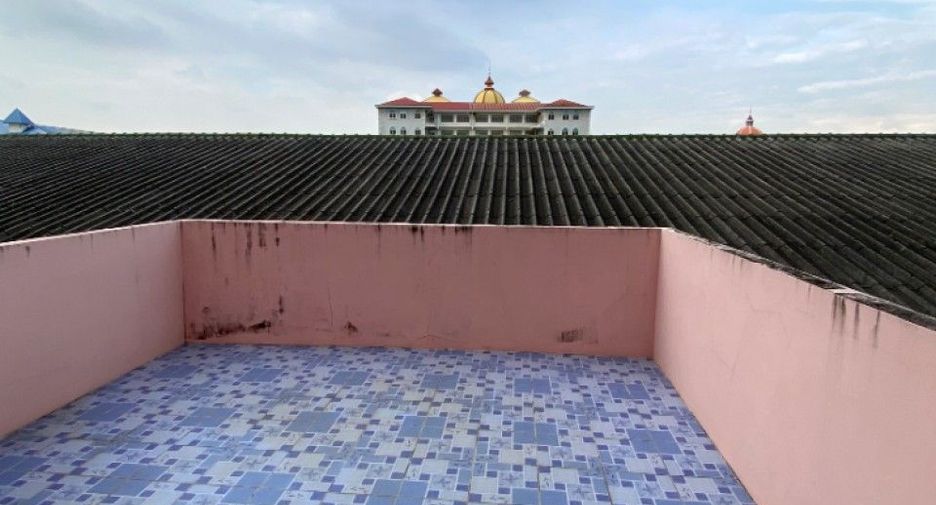 For sale 3 bedrooms retail Space in Bang Phli, Samut Prakan