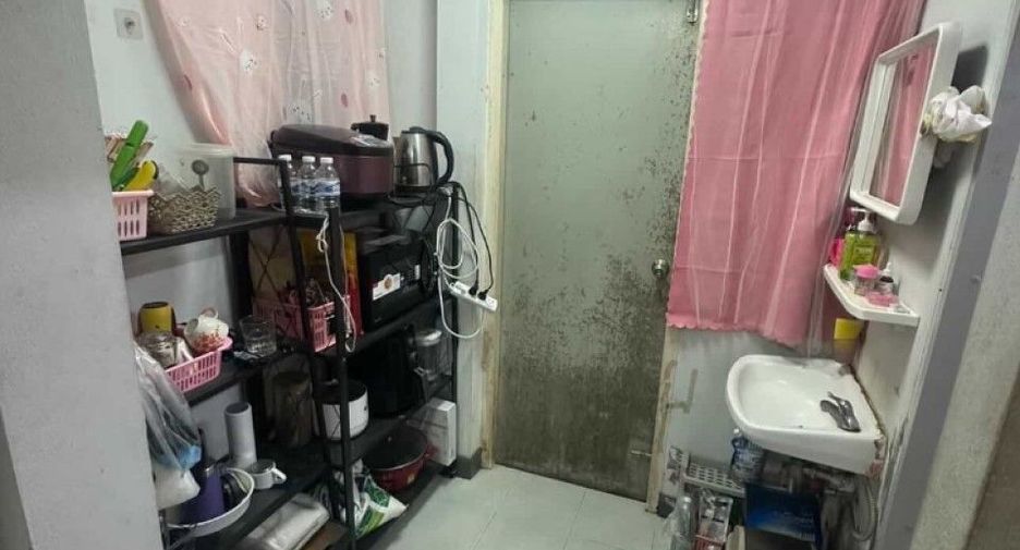 À vendre 2 chambres maison à Si Racha, Chonburi