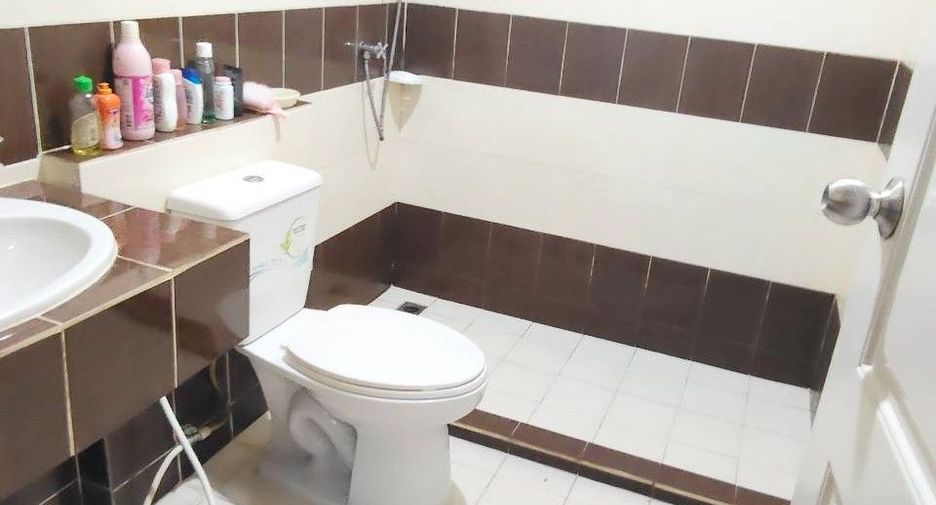 Gewerbefläche zum Kauf mit 6 Zimmer in Mueang Chon Buri, Chonburi