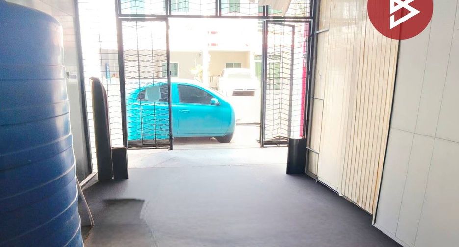 Gewerbefläche zum Kauf mit 6 Zimmer in Mueang Chon Buri, Chonburi