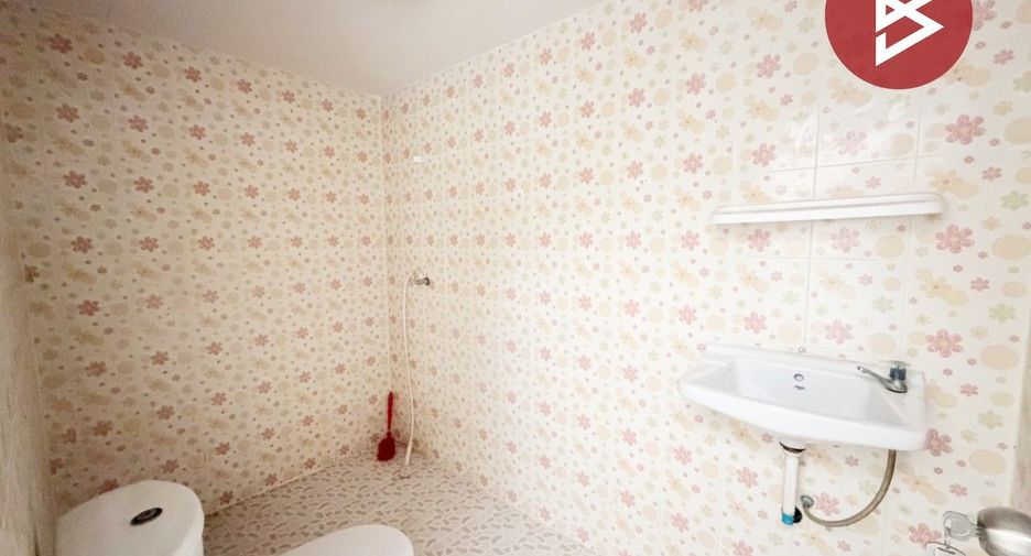 For sale 2 bedrooms retail Space in Na Di, Prachin Buri