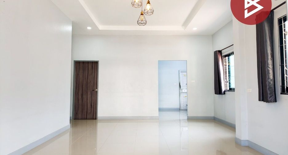 For sale 3 bedrooms house in Mueang Prachinburi, Prachin Buri