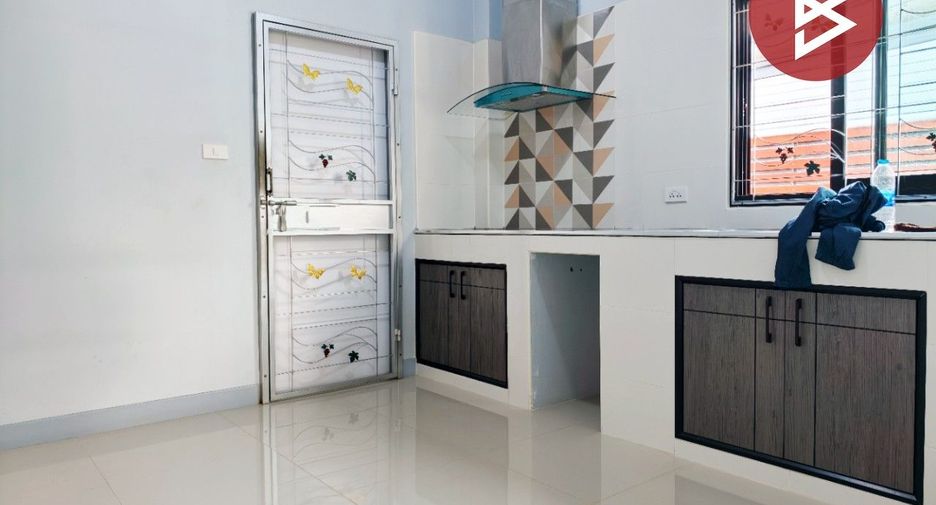 For sale 3 bedrooms house in Mueang Prachinburi, Prachin Buri