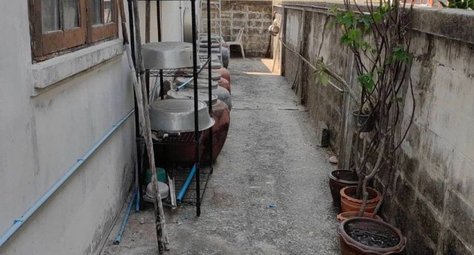 For sale 3 ベッドルーム house in Thung Khru, Bangkok