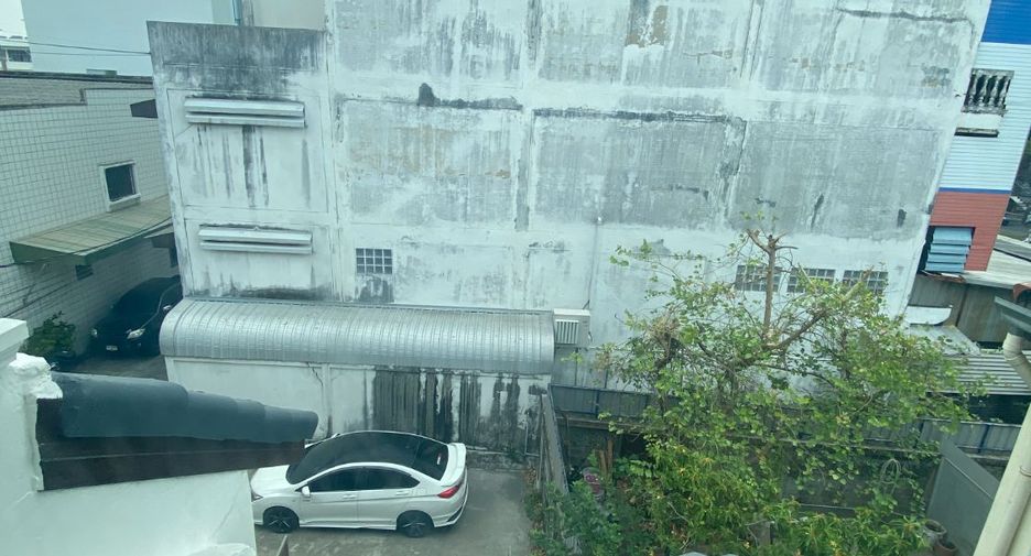 For sale 4 bedrooms townhouse in Bang Kapi, Bangkok
