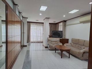 Apartamento en alquiler de 2 habitaciones en Khlong Toei, Bangkok