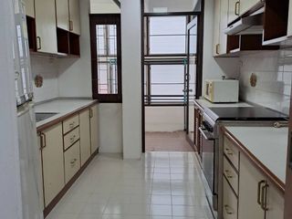 Apartamento en alquiler de 2 habitaciones en Khlong Toei, Bangkok