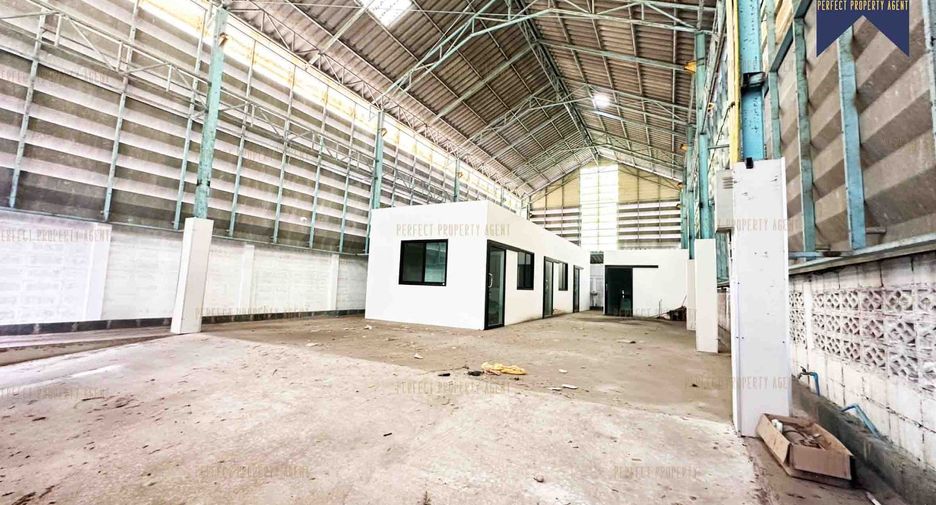 出售 2 卧室 仓库 在 Mueang Samut Prakan, Samut Prakan