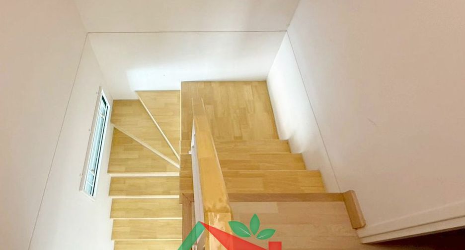 Casa adosada en venta de 3 habitaciones en Don Mueang, Bangkok