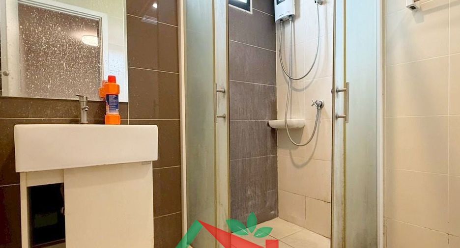 Casa adosada en venta de 3 habitaciones en Don Mueang, Bangkok