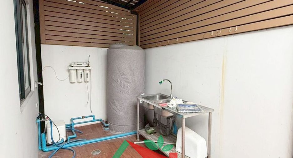 Casa adosada en venta de 3 habitaciones en Don Mueang, Bangkok