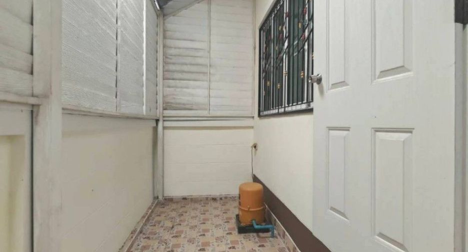 Casa en venta de 2 habitaciones en Phan Thong, Chonburi