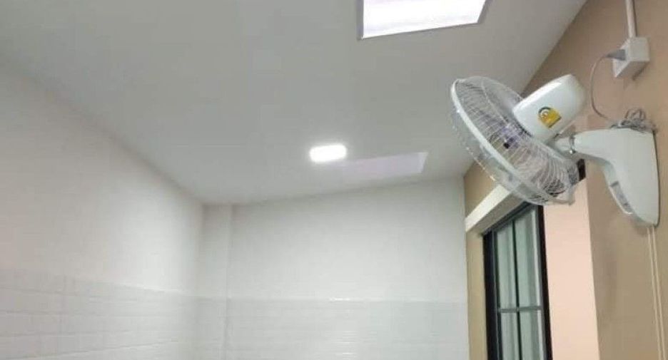 出售 4 卧室 联排别墅 在 Bang Phli, Samut Prakan