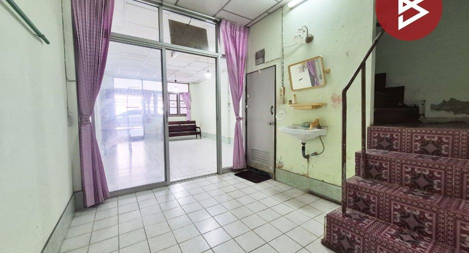 For sale 3 bedrooms townhouse in Mueang Samut Songkhram, Samut Songkhram