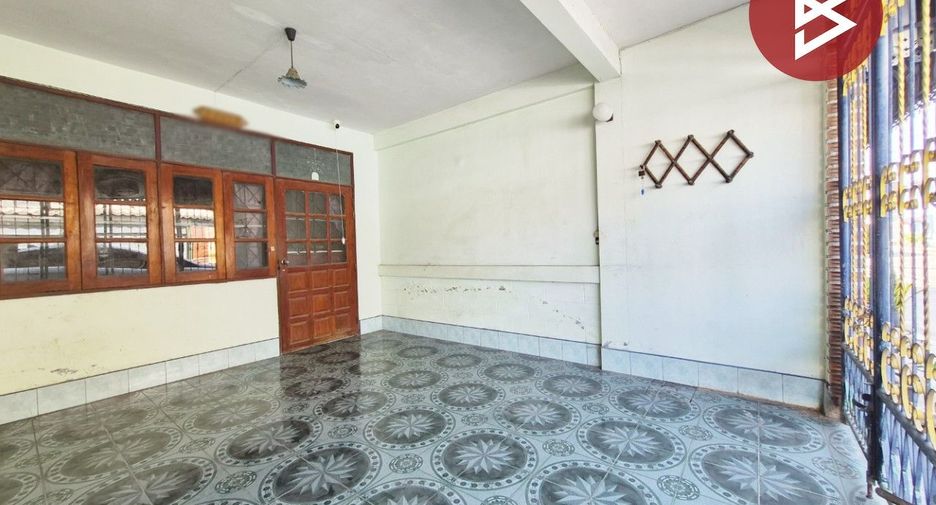 For sale 3 bedrooms townhouse in Mueang Samut Songkhram, Samut Songkhram