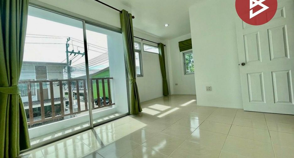 Reihenhaus zum Kauf mit 3 Zimmer in Si Racha, Chonburi