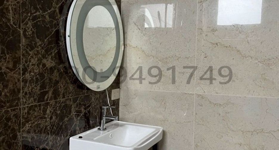 For rent 3 bedrooms townhouse in Din Daeng, Bangkok