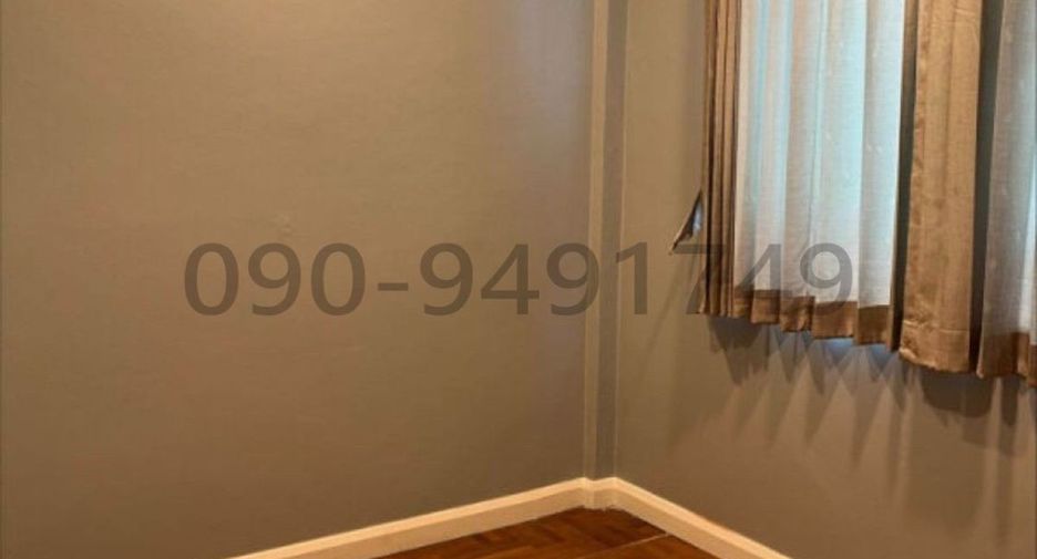 For rent 3 bedrooms townhouse in Din Daeng, Bangkok
