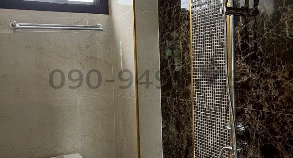 For rent 3 bedrooms townhouse in Din Daeng, Bangkok