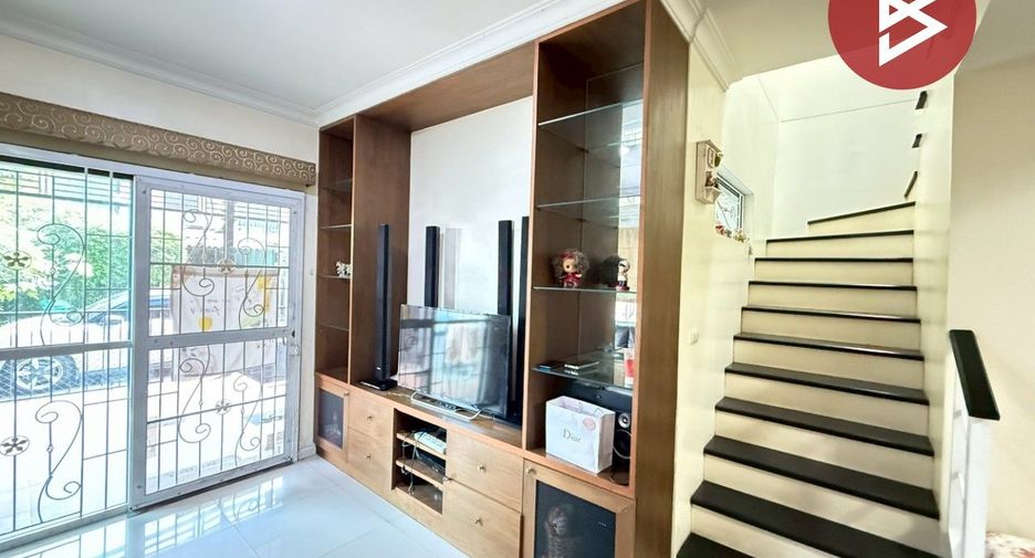 For sale 3 bedrooms townhouse in Lam Luk Ka, Pathum Thani