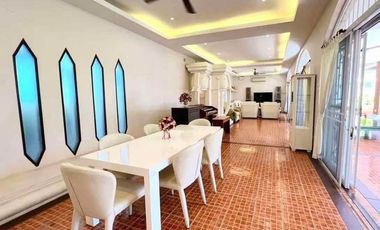 À louer 4 chambres villa à Jomtien, Pattaya