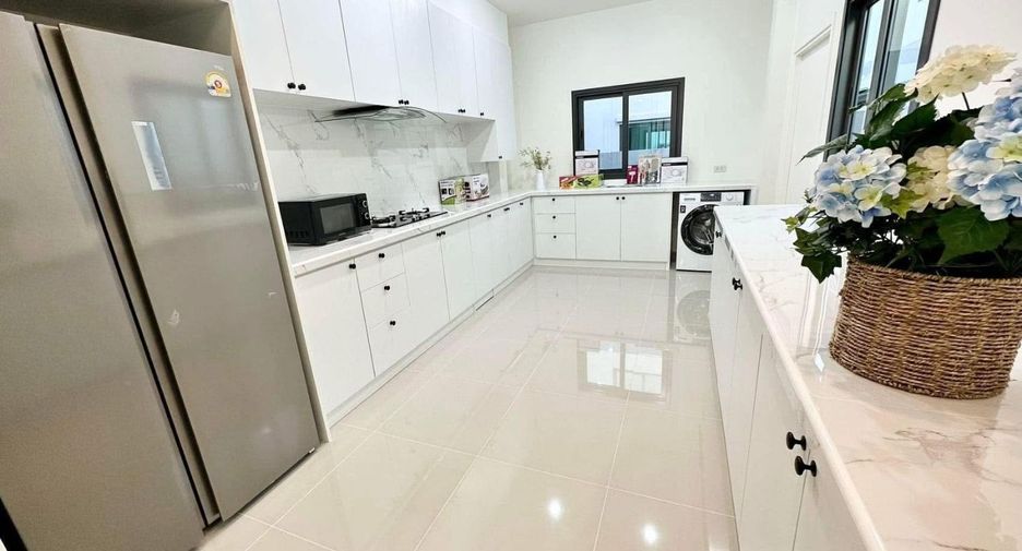 For rent 4 bedrooms house in East Pattaya, Pattaya