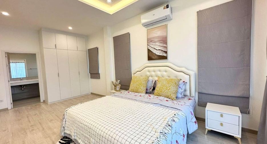For rent 4 bedrooms house in East Pattaya, Pattaya