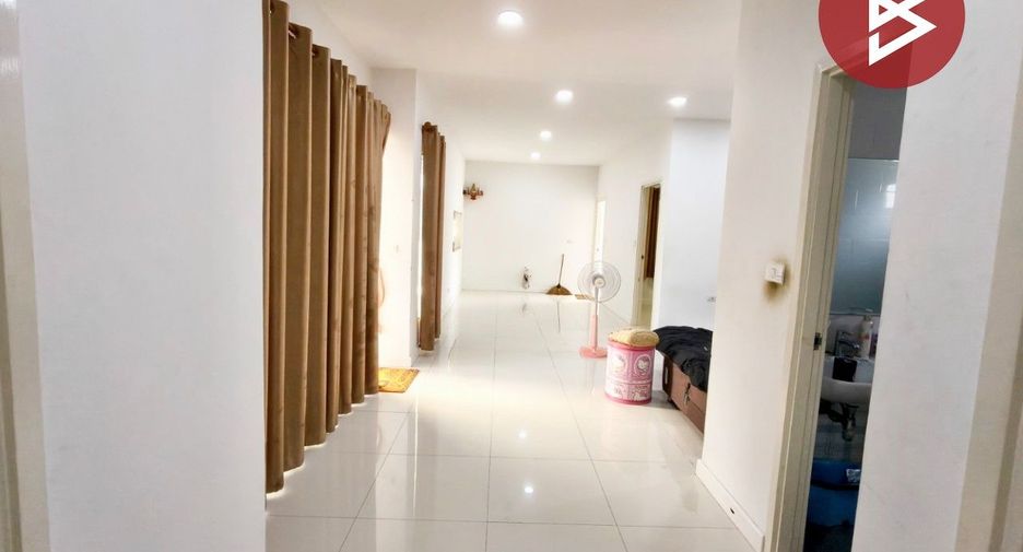 Haus zum Kauf mit 3 Zimmer in Si Racha, Chonburi